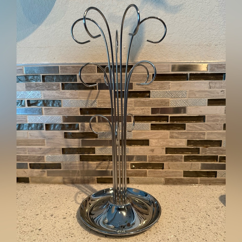 Metal necklace / jewelry tree organizer